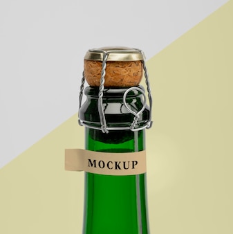 Bottiglia di champagne con mock-up