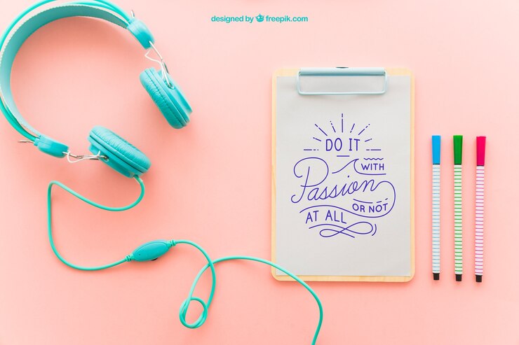 Free PSD clipboard, headphones and pens