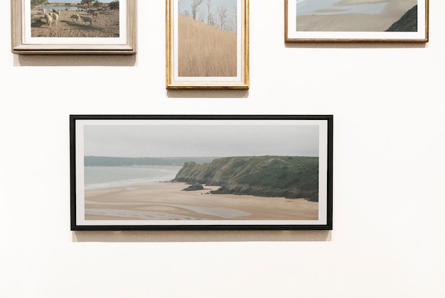 Brown landscape picture frame mockup isolated on a transparent background  22024773 PNG