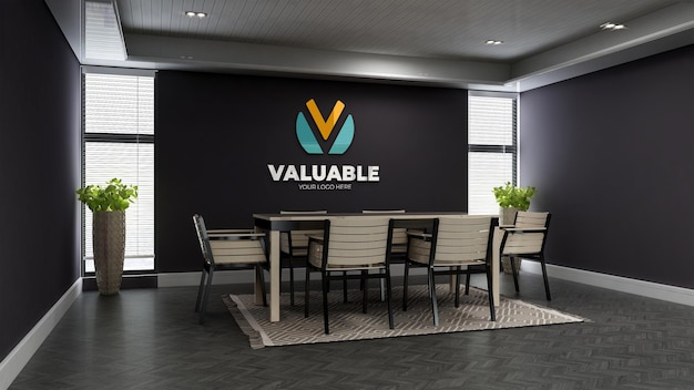 Макет логотипа компании на стене в офисе, конференц-зал