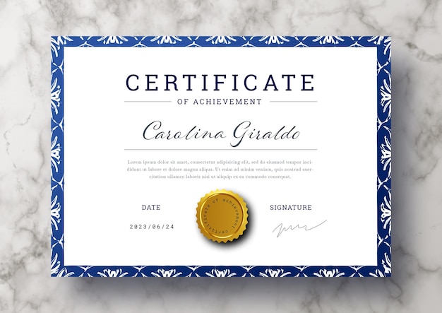 PSD gratuito elegante modello di certificato con cornice floreale vintage