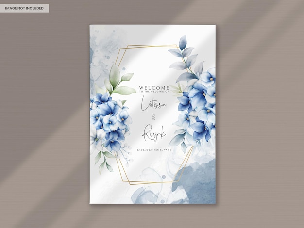 Free PSD elegant wedding invitation card with beautiful floral wreath