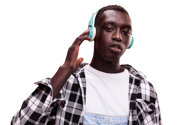 Free PSD front view young man posing in studio