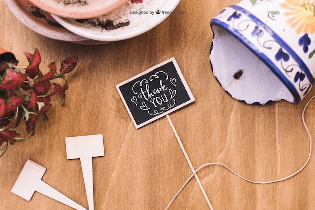 PSD gratuito mockup giardinaggio con tag