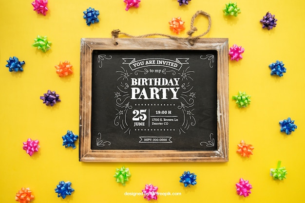 Free PSD happy birthday concept with slate