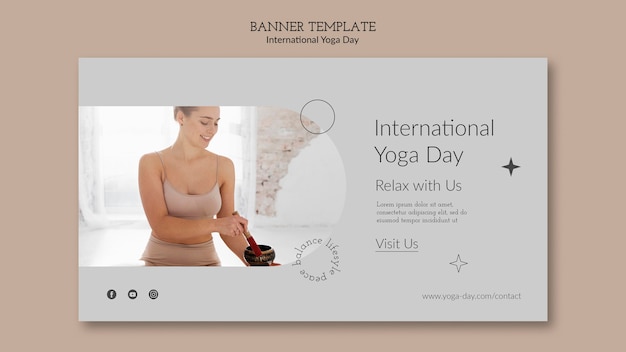 無料PSD 国際ヨガデーの単純な水平バナーテンプレート