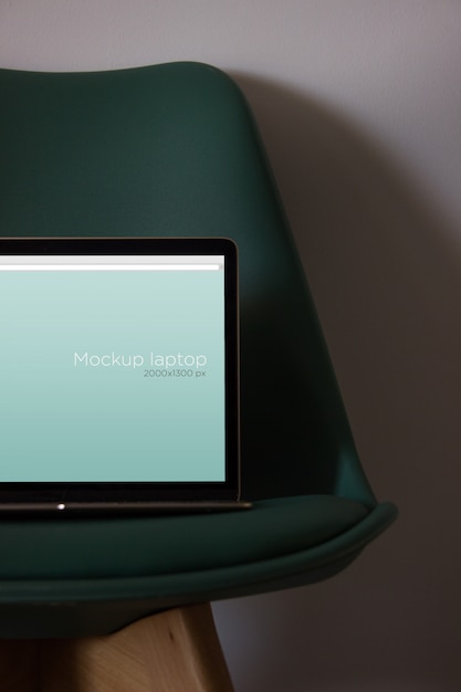 無料PSD 椅子のラップトップモデル