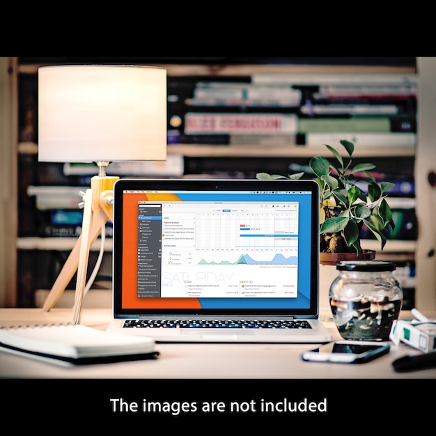 PSD gratuito il computer portatile in ufficio si imita