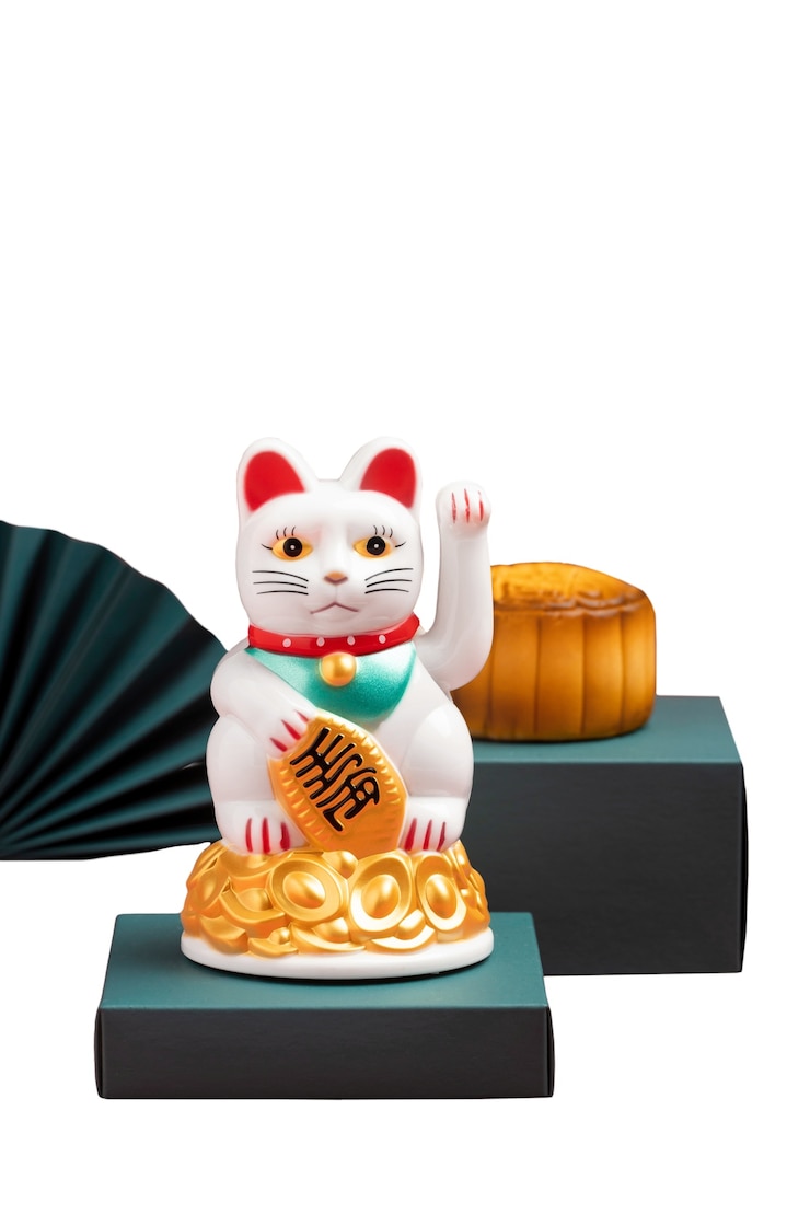Free PSD lucky cat still life