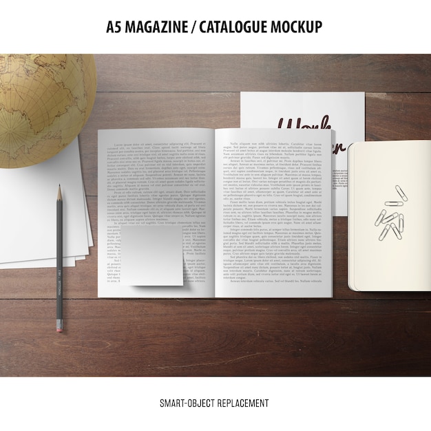 PSD gratuito mockup catalogo rivista