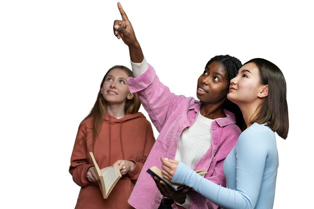 Medium shot women studying