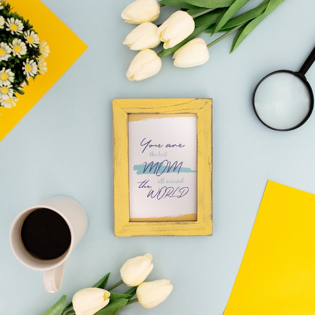 PSD gratuito fiori di mockup di giorno di festa della mamma