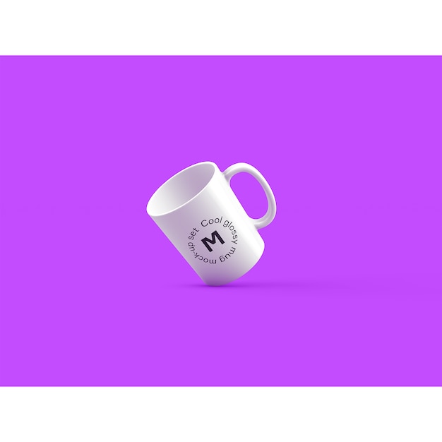 PSD gratuito tazza su sfondo viola mock up