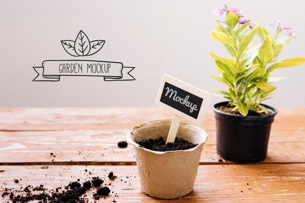 Download Free PSD | Mock-up and pot filled with soil
