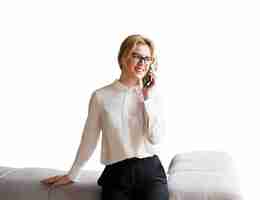 Free PSD portrait of businesswoman using smartphone