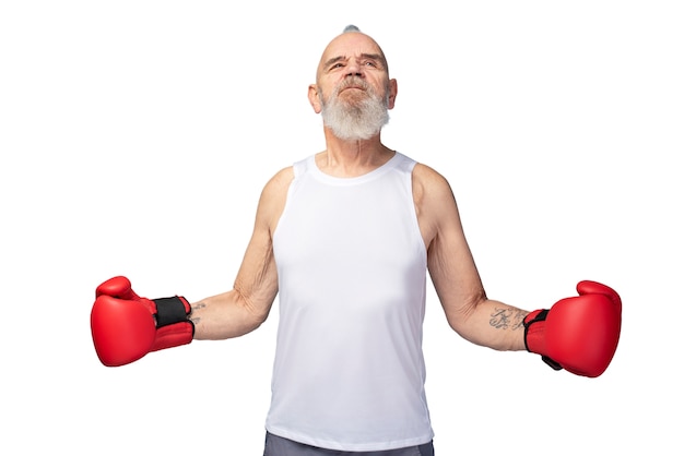 Бесплатный PSD Портрет пожилого мужчины в боксёрских перчатках