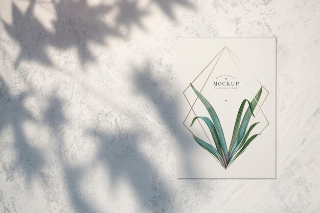 나뭇잎과 골든 프레임이있는 프리미엄 품질의 카드 모형