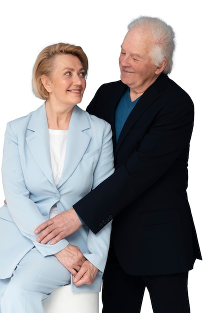 PSD gratuito ritratto in studio di amorevole coppia di anziani