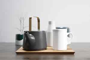 PSD gratuito set da tè sul vassoio di legno