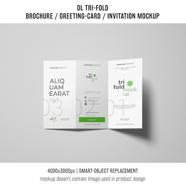 PSD gratuito opuscolo a tre ante o un mockup di invito