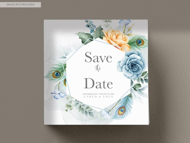 PSD gratuito carta di invito a nozze con bellissimi fiori e piume di pavone