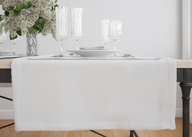 無料PSD 花瓶と白いテーブルセッティング