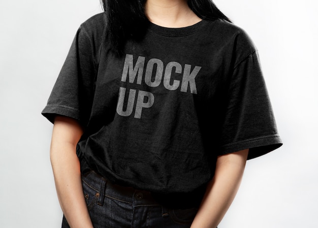 Download Premium Psd Woman Wears Black T Shirt Mockup