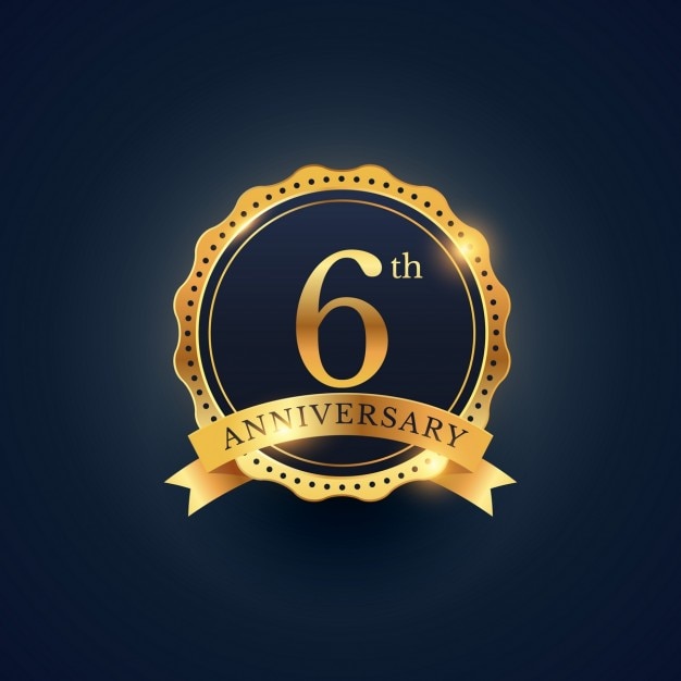 Бесплатное векторное изображение 6-я годовщина этикетки праздник значок в золотой цвет