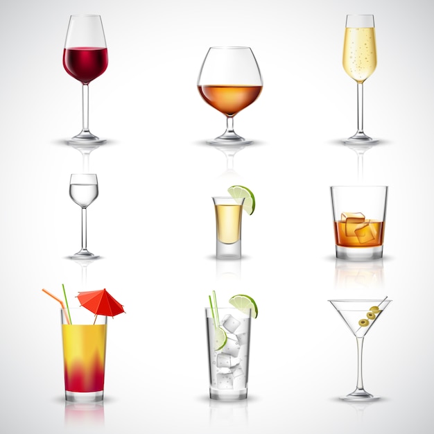 Бесплатное векторное изображение Алкоголь реалистичный набор