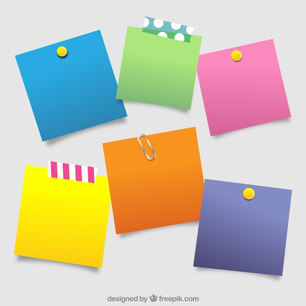 Vettore gratuito assortimento di post-it con colori diversi