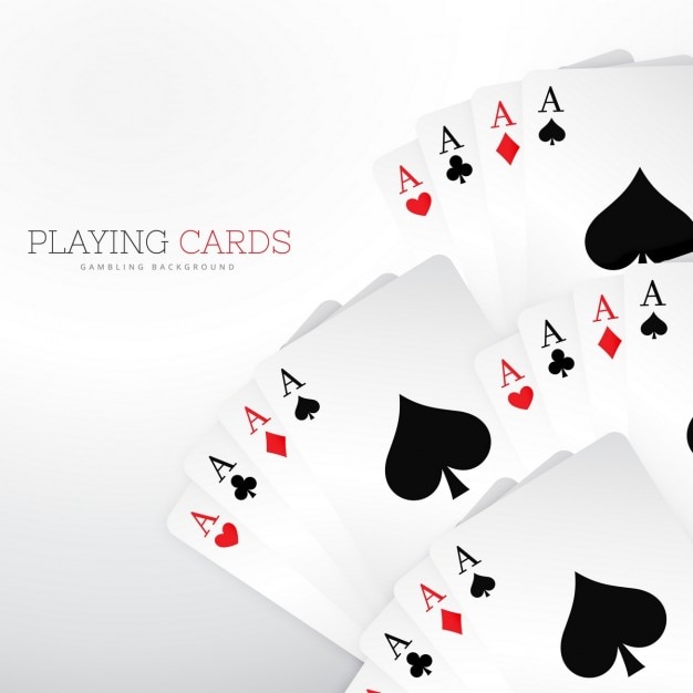 Set di carte da gioco del casinò su sfondo bianco