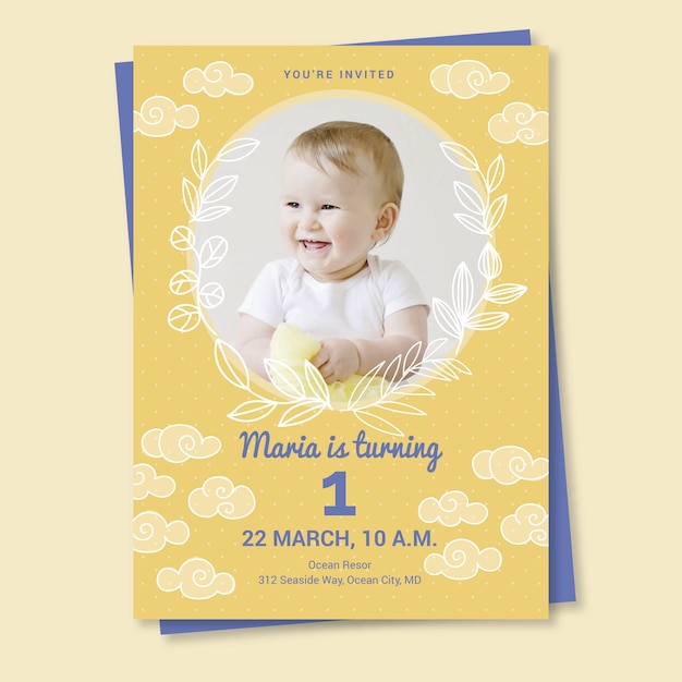 Free vector children's birthday card invitation template