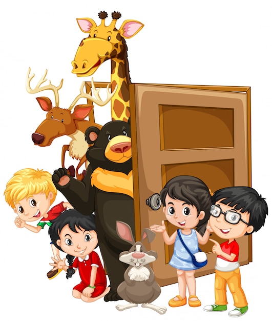 Bambini e animali selvatici dietro la porta