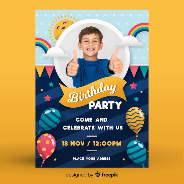 無料ベクター 写真と子供の誕生日の招待状のテンプレート