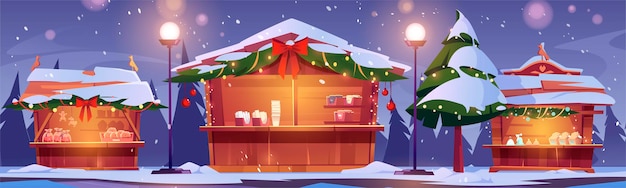 Прилавки рождественской ярмарки, зимняя уличная ярмарка с деревянными киосками, украшенными еловыми ветками и световыми гирляндами.