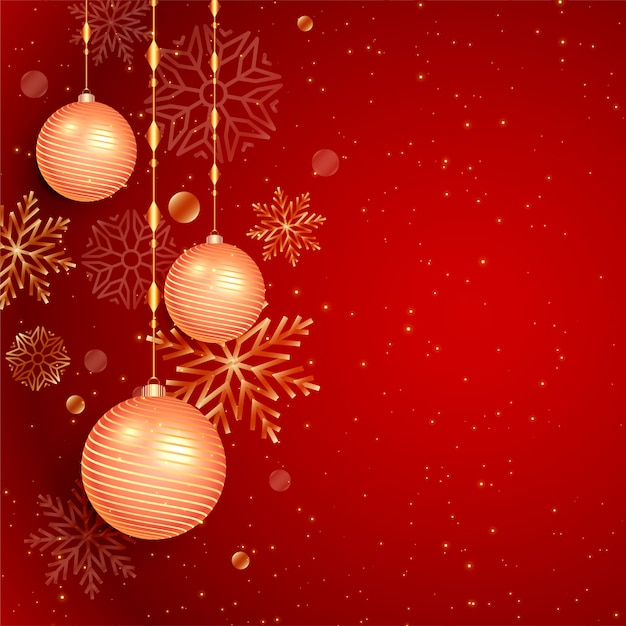 Рождественский красный фон с мячом и снежинками