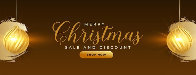 Рождественская распродажа и скидка баннер с висящими золотыми шарами
