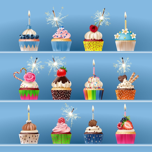 Vettore gratuito raccolta di cupcakes festive con sparklers e candele.