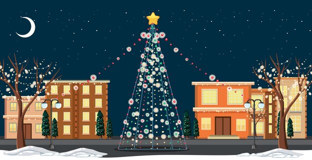 Украшенная рождественская елка в городе на ночной сцене
