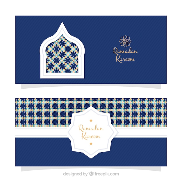 Vettore gratuito invito decorativo di ramadan kareem con mosaici