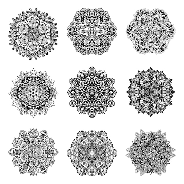 Vettore gratuito set di mandala decorativi