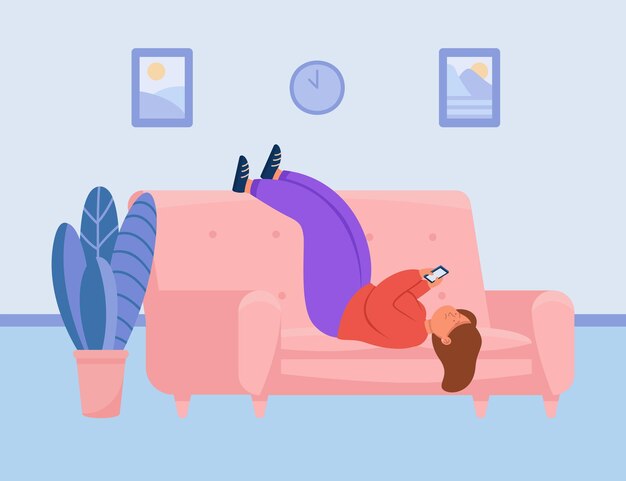 ソファに横になって電話の画面を見ている落ち込んでいる女の子。自宅でコーチで休んでいる悲しい怠惰な女性、ソーシャルメディアの足をスクロール、インターネットフラットベクトルイラストをサーフィン。無関心、依存症の概念