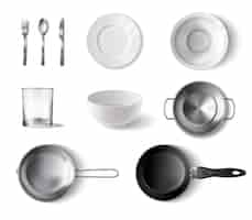 Бесплатное векторное изображение Реалистичный набор посуды с чистой тарелкой, миской, сковородой, кастрюлей, стеклянными столовыми приборами, боковой стороной и видом сверху, изолированная векторная иллюстрация