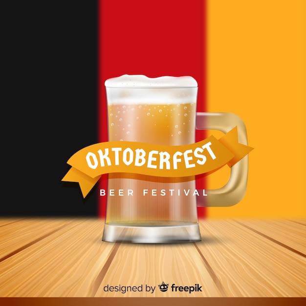 Vettore gratuito elegante composizione oktoberfest con un design realistico