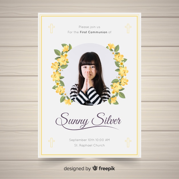 Free vector first communion invitation template with hoto