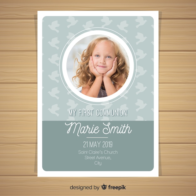 Free vector first communion invitation template with hoto