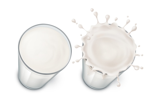 Free vector glasses with milk, splashing in the glass. mock up of farm product isolated