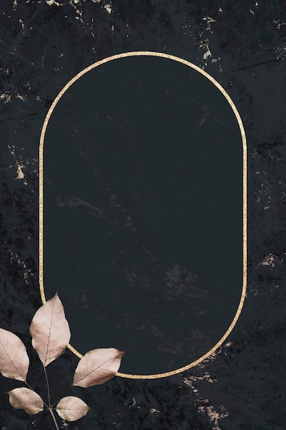 Золотая рамка с рисунком листвы на черном мраморе текстурированном фоне вектор