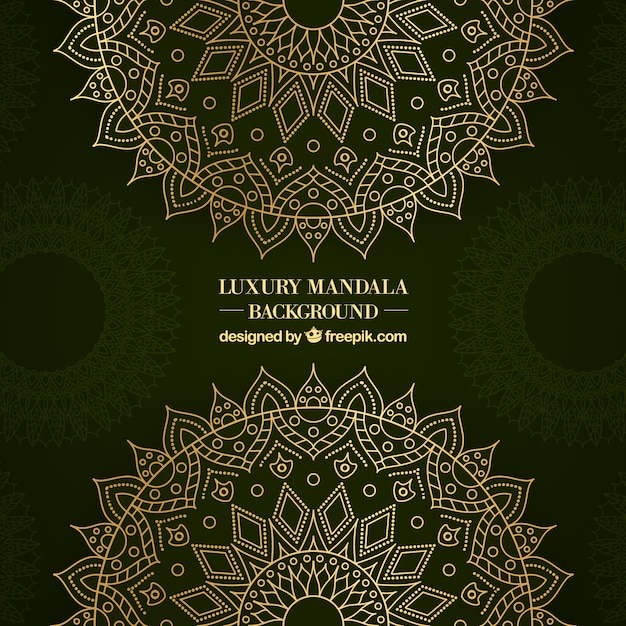 Free vector golden mandala background with luxurious style