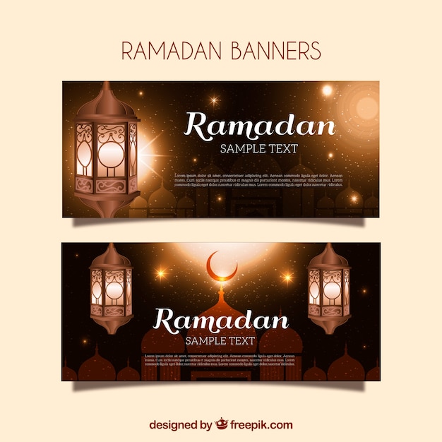 Free vector golden ramadan banners with lanterns